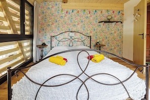 Classic Double Room, Garden View