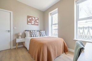 1 غرفة نوم ومكواة/لوح كي وواي فاي وملاءات أسرّة