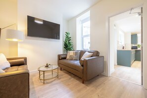 TV - Coleraine, Northern Ireland - River Bann Rooms (Room 2) (Coleraine)