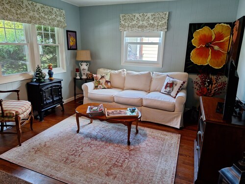 Charming 2-bedroom cottage in serene Erwin with AC, WiFi
