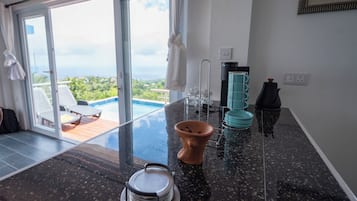 Vila superluxo, vista para a montanha | Terraço/pátio