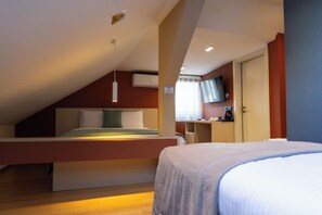 Classic Triple Room | Desk, free WiFi - Hotel Ma Belle (Pristina)