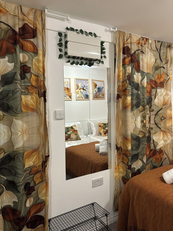 1 bedroom, iron/ironing board, WiFi, bed sheets