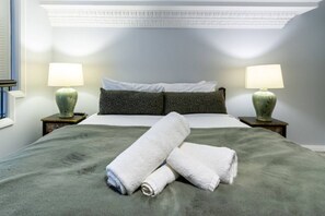 2 Schlafzimmer, Bügeleisen/Bügelbrett, kostenloses WLAN, Bettwäsche
