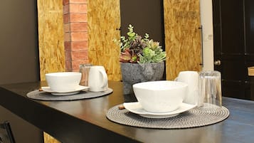 Deluxe Apartment | Private kitchen | Coffee/tea maker, toaster, blender, griddle