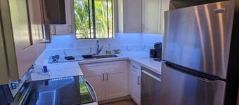 Charming Kailua Hillside 2 bedroom, 1.5 bath w/split AC, ceiling fans, WiFi