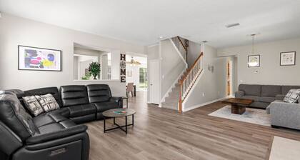 4BR Oasis | Fast WiFi Workspace, Near River