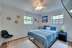 3 bedrooms, desk, iron/ironing board, travel cot