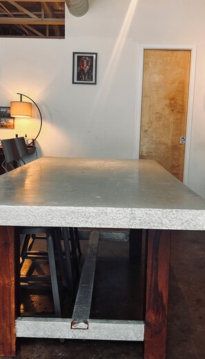 Dining - Loft for CMA fest in the heart of downtown Nashville.  2 blocks from broadway! (Nashville)