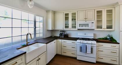 Emerald Court's Farmhouse: BBQ +
