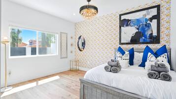 3 quartos, ferros/tábuas de passar roupa, Wi-Fi, roupa de cama