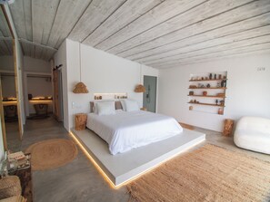 3 bedrooms, travel cot, free WiFi, bed sheets