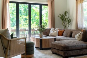 TV connectée, jeux vidéo, baby-foot