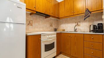 Iron/ironing board, free WiFi