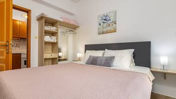 Apartment, Balcony, Garden View | Iron/ironing board, free WiFi