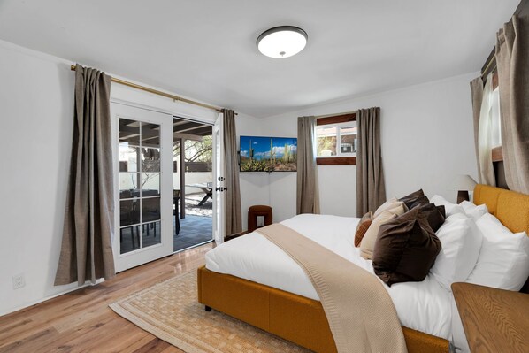 3 bedrooms, iron/ironing board, WiFi, bed sheets