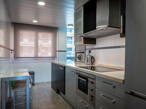 Microwave, oven, dishwasher, coffee/tea maker