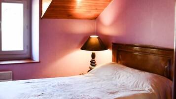 3 chambres, lit parapluie, Wi-Fi, draps fournis