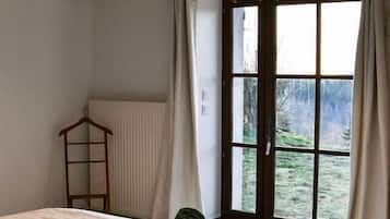 5 dormitorios, tabla de planchar con plancha, Internet y ropa de cama