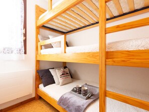2 bedrooms