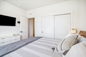 4 soveværelser, skrivebord, strygejern/strygebræt, gratis Wi-Fi