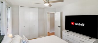 Bright & Roomy 5BR – Family-Ready Near Naval Base!