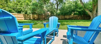 Bright & Roomy 5BR – Family-Ready Near Naval Base!