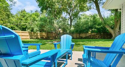 Bright & Roomy 5BR – Family-Ready Near Naval Base!