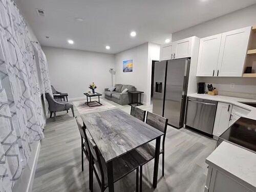 3-bedroom Condo in Spirit Lake with AC, WiFi, two large TVs, close to the lake