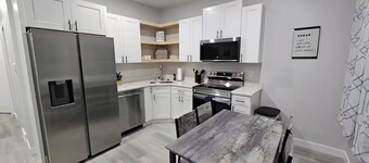 3-bedroom Condo in Spirit Lake with AC, WiFi, two large TVs, close to the lake
