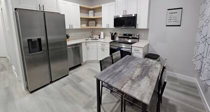 3-bedroom Condo in Spirit Lake with AC, WiFi, two large TVs, close to the lake