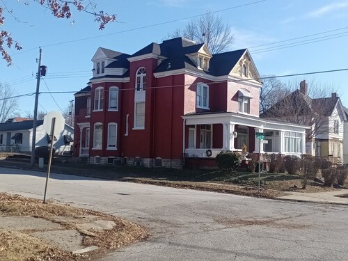 Soothing 1-bedroom corporate apartment with AC in Quincy