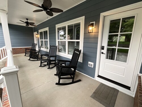 Man o’ War Cottage | Versailles KY Stay