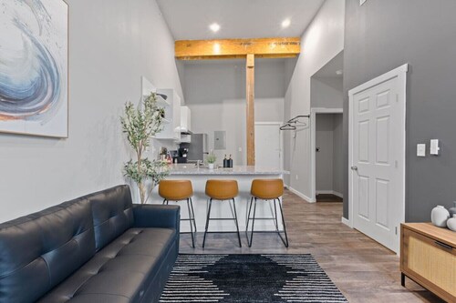 Prime Location I Mins to  Dining I Downtown Dayton