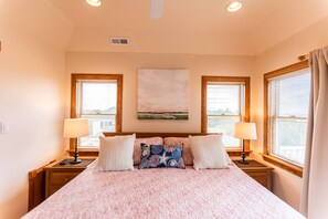 5 bedrooms, WiFi, bed sheets