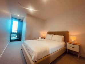 2 bedrooms, iron/ironing board, WiFi, bed sheets - The Retreat (Box Hill)