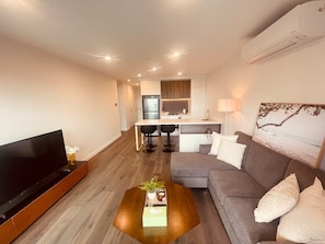 Living area - The Retreat (Box Hill)