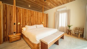 6 bedrooms, travel cot, free WiFi, bed sheets - TOTAL PRIVACY! NEW 6 BDRM 6BATH VILLA, WALK to BEACH, 44' POOL-Golf Cart-ColdSpa (Playa Grande)