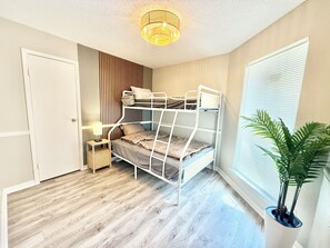 3 habitaciones, tabla de planchar con plancha y wifi gratis 