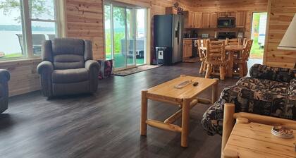 Murphys Lakefront Jacuzzi Retreat 9 Miles-WI DELLS