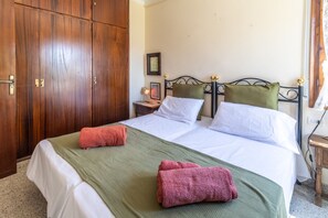 3 habitaciones, tabla de planchar con plancha y wifi gratis 