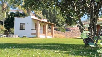 Habitación básica, balcón, vista a la montaña