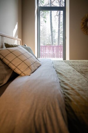 1 bedroom, desk, iron/ironing board, WiFi