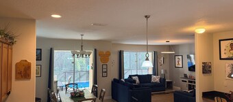 Just Listed! Remodeled! 6-bedroom 5-bath 3290 square feet Close to DISNEY World