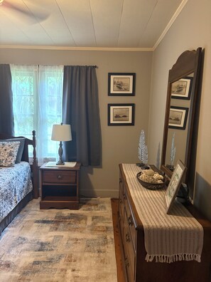 3 bedrooms, WiFi (free), bed sheets