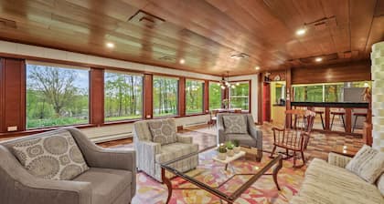 Mid-Century At Friendly Hills w Guest Passes !