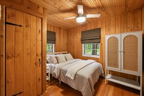 3 bedrooms, travel crib, free WiFi, bed sheets - Mac Shores | 5 min to Tanglewood ! • Shared Beach (Stockbridge)