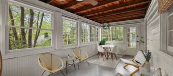 Summer Cottage at The Lake!