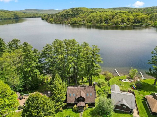 Goose Pond Landings | Private Dock • Kayaks