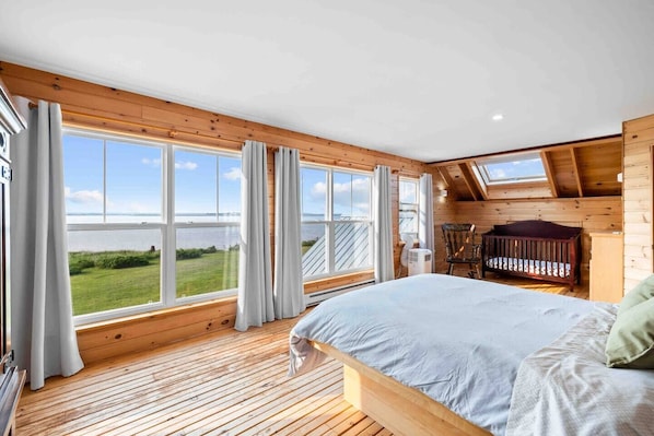 5 bedrooms, iron/ironing board, travel crib, free WiFi